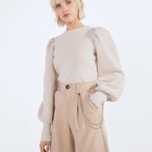 Sweater with voluminous sleeves