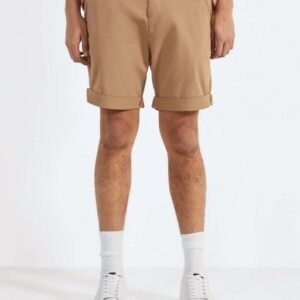 Belted Bermuda shorts